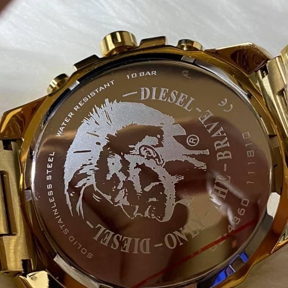 DZ4360 - Diesel Men’s Mega Chief
Case Size: 51mm
MSRP: $495 - Picture 6 of 8